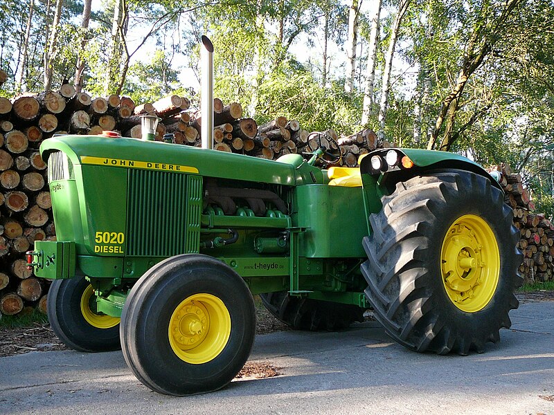 Datei:John Deere 5020.jpg