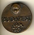 Budapest (Fiatal női portré, virág)