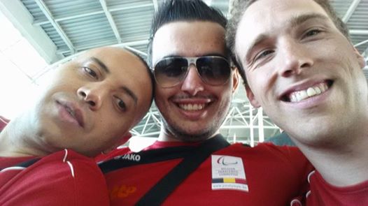 File:Belgian National Goalball Team Selfie.jpg
