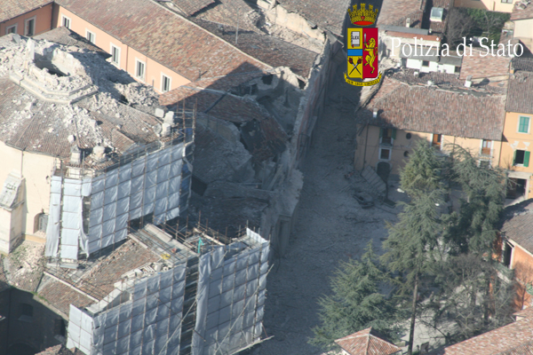 File:Terremoto aquila 6.jpg