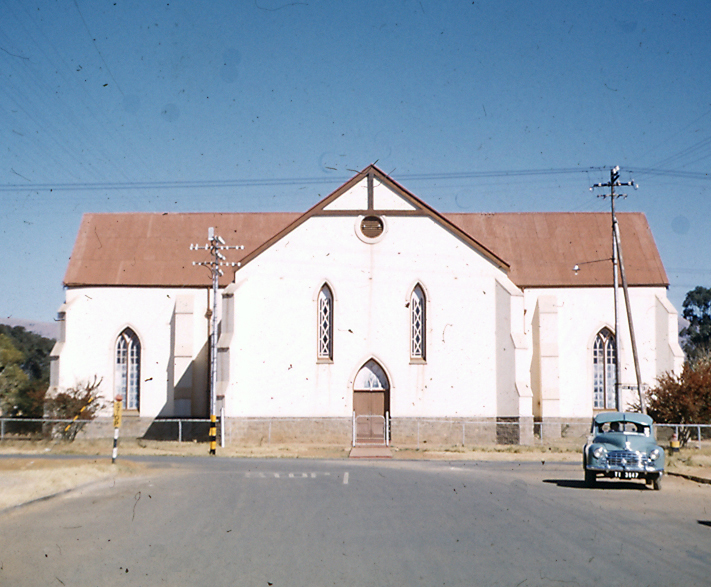 Lêer:Tweede kerkgebou van die Gereformeerde kerk Rustenburg.jpg