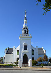 Die Hopefieldse NG kerkgebou. Die sentrale deel daarvan is in 1877 opgerig en die toring en vleuels in 1911 volgens Hesse se ontwerp.