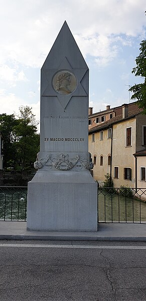 Lêer:Dante-monument op die Dante-brug, Treviso.jpg