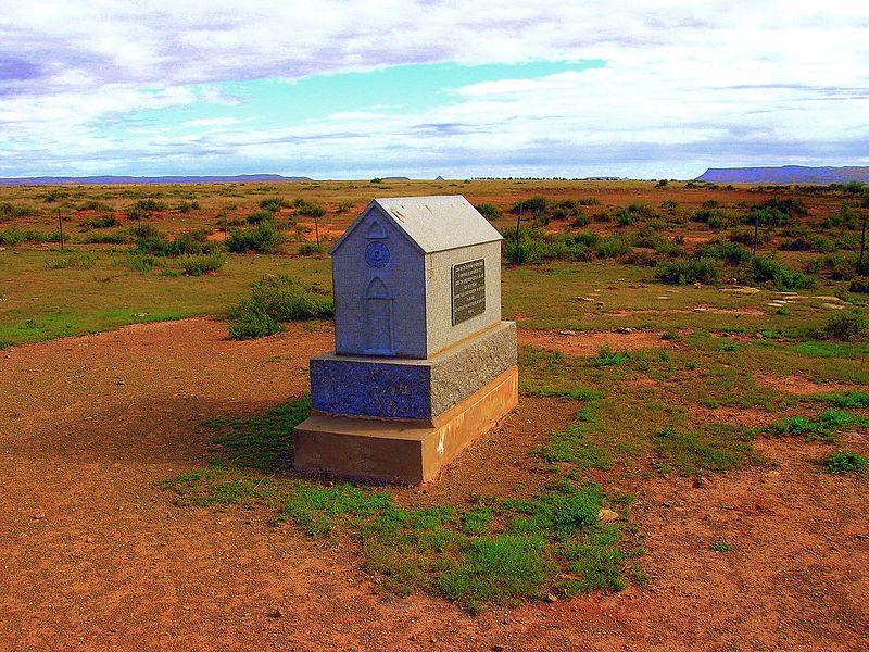 Lêer:GKSA monument op die plaas Roosterhoek.jpg