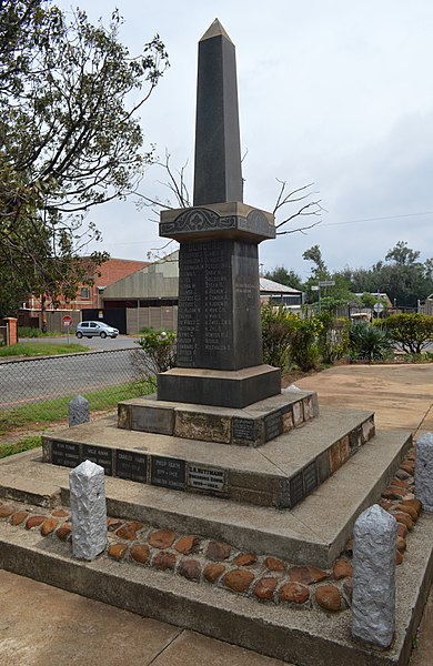 Lêer:Burgermonument, NG kerk Boksburg, 30 Desember 2017, Morné van Rooyen.jpg