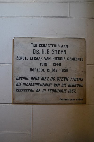 Lêer:Gedenksteen vir ds HE Steyn, NG moederkerk, Vereeniging, Rudi van Wyk.jpg