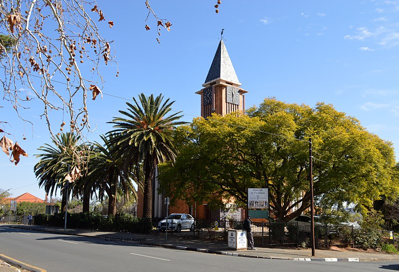 Lêer:NG kerk Melville, Julie 2017, Morné van Rooyen.jpg