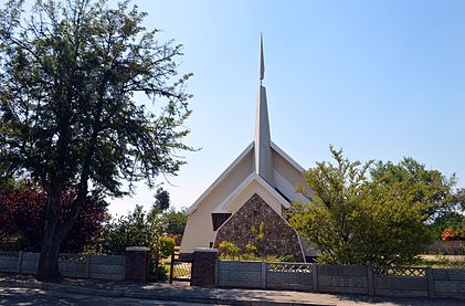 Die kerkgebou gesien uit Oranjestraat.