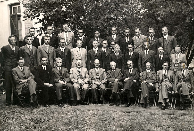 Lêer:Professore en studente van die Teologiese Skool Potchefstroom, 1947.jpg