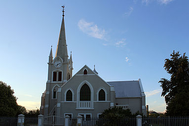 Die NG moederkerk op Upington is op 13 April 1912 ingewy.