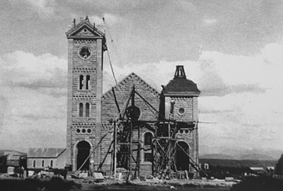 Die NG kerk Ficksburg in aanbou, Maart 1906. Donaldson het die plan geteken, maar ds. J.D. Kestell het die gebou ontwerp.