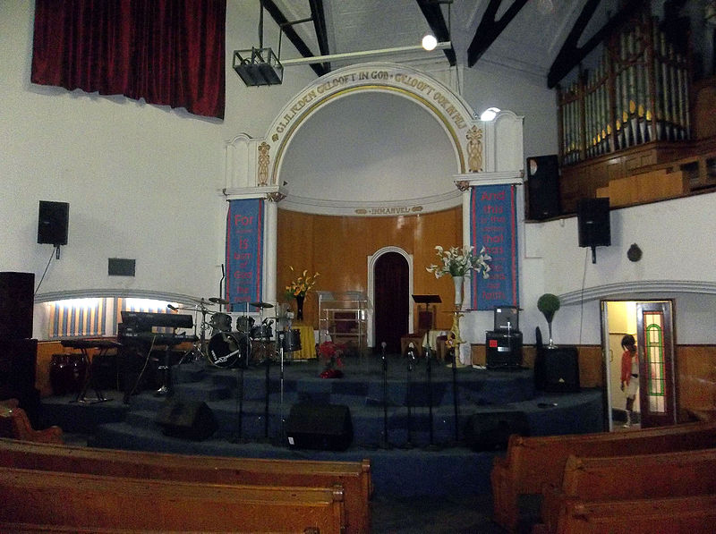 Lêer:NG kerk Jeppestown preekstoel.jpg