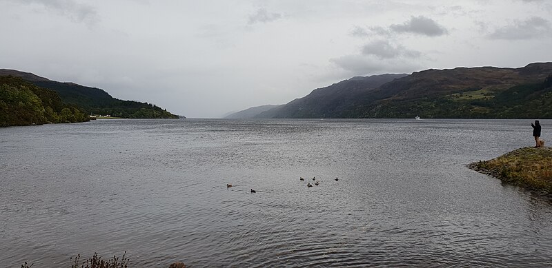 Lêer:Uitsig oor Loch Ness, Fort Augustus, Skotland.jpg