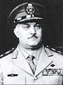 كمال حسن علي مدير سلاح المدرعات، وزير الحربية والقائد العام السابق للقوات المسلحة المصرية.