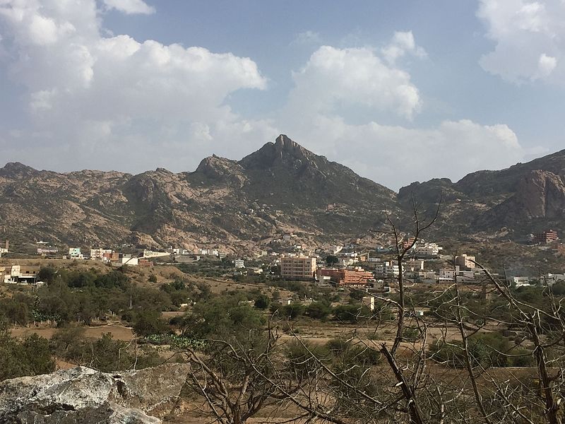 ملف:View of Hawalah tribe shows Jabal Atherb.JPG