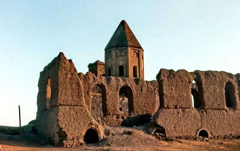 Fayl:Əbrəqunis monastırı.jpg