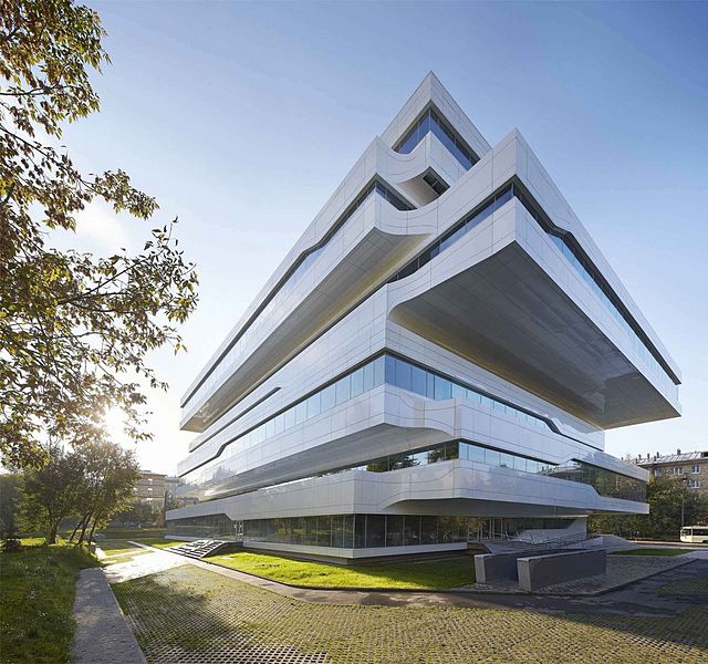 Fayl:Zaha Hadid - Dominion Office Building.jpg