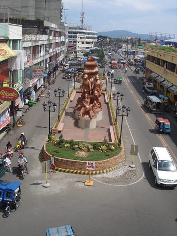 Ladawan:PlAZA DE nUEVA cACERES.jpg