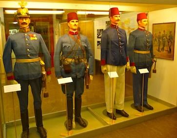 Datoteka:Bošnjačka uniforma I svjetski rat.jpg