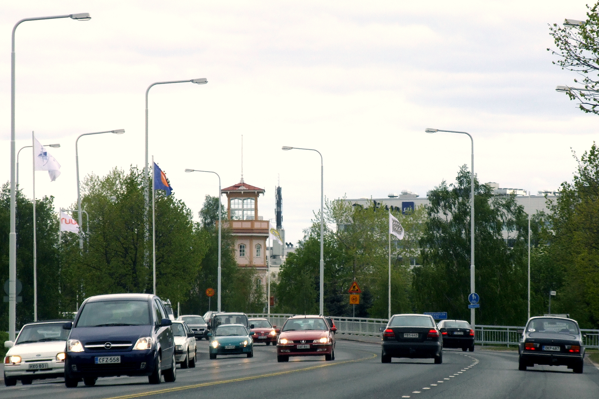 Ammanvayla_Bridge_Oulu_2006_06_06.JPG