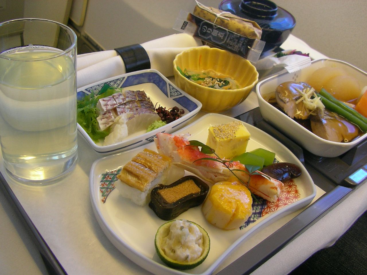 File:JAL Executive Class meal.jpg  Wikipedia, the free encyclopedia