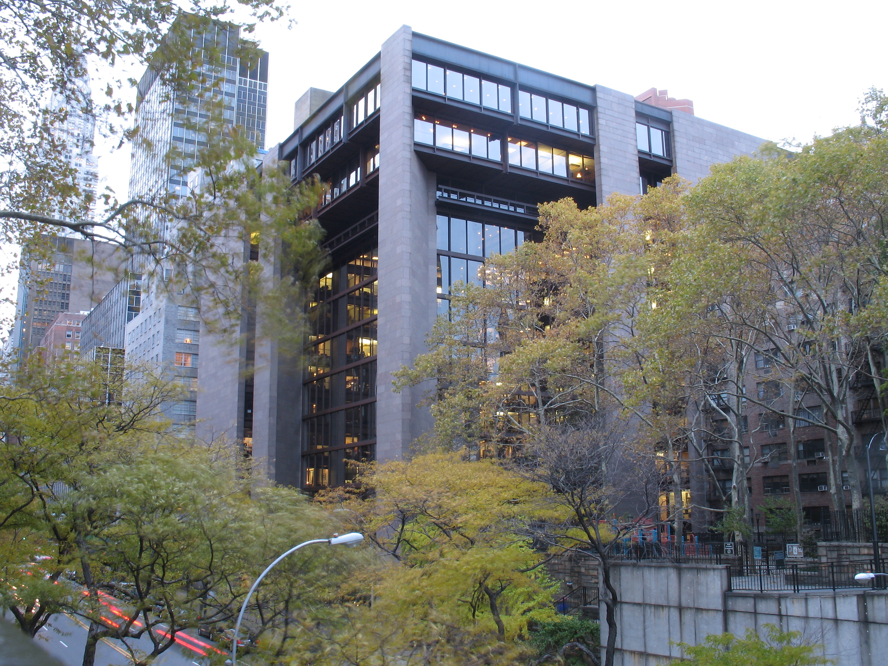 http://upload.wikimedia.org/wikipedia/commons/0/01/Ford_foundation_building_1.JPG
