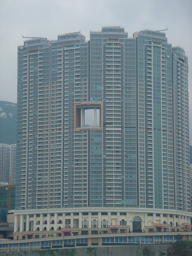 http://upload.wikimedia.org/wikipedia/commons/0/01/HKBuildingFengshui.jpg?uselang=ru