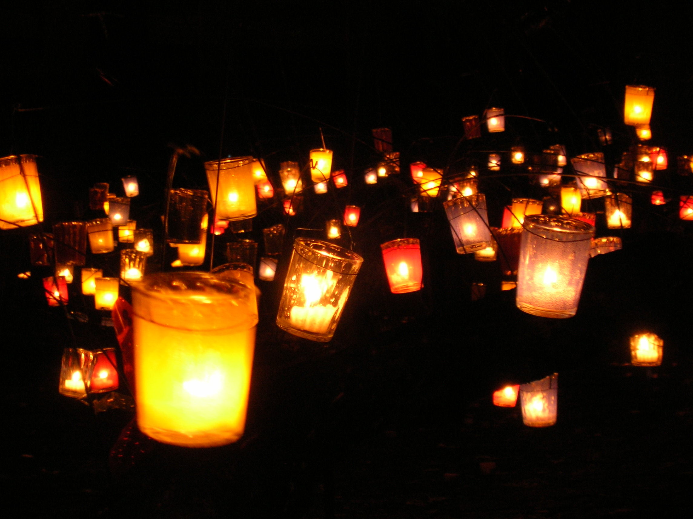 File:Multicolour-candles-2.JPG