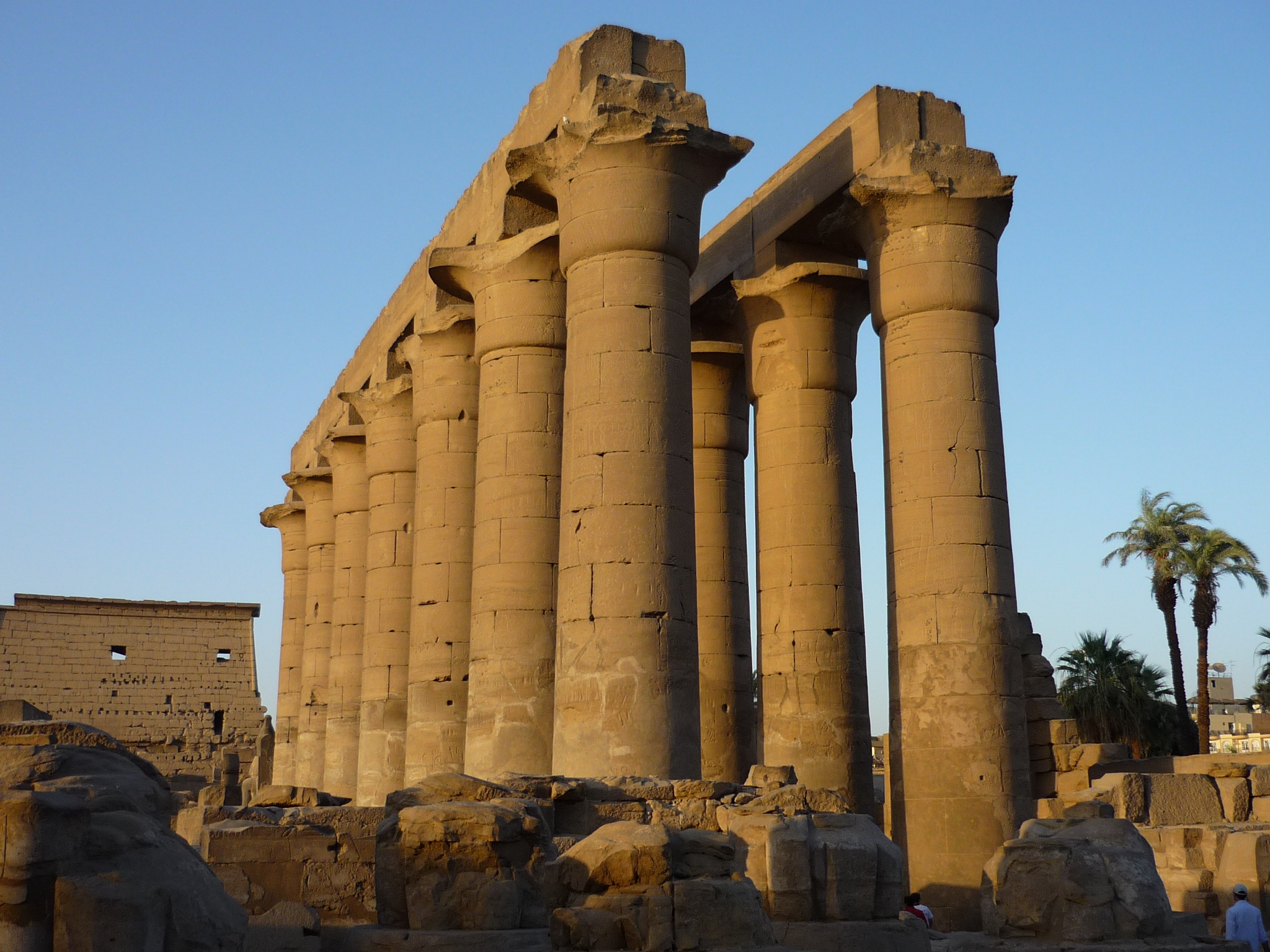 Archivo:Luxor temple27.JPG - Wikipedia, la enciclopedia libre