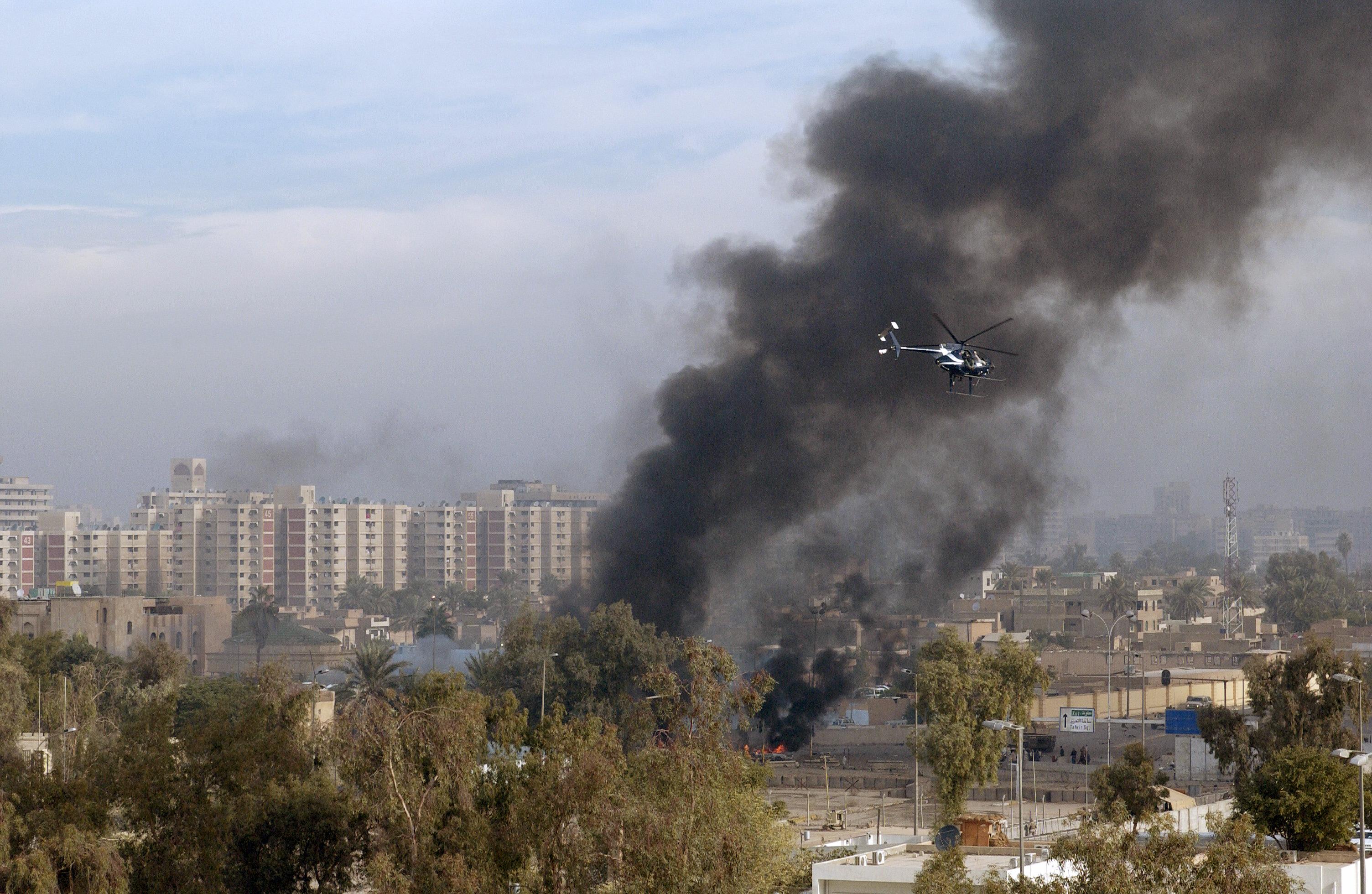 الجيش العراقي..صور مهمة تحتاج مناقشة  Blackwater_Security_Company_MD-530F_helicopter_in_Baghdad,_2004