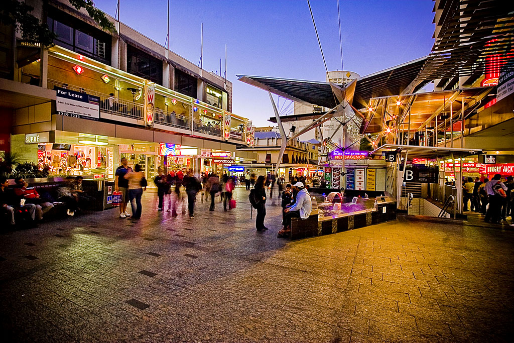 File:Queen Street Mall Brisbane.jpg - Wikimedia Commons