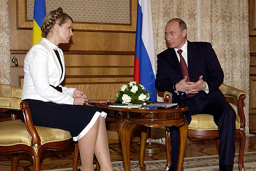 http://upload.wikimedia.org/wikipedia/commons/0/05/Vladimir_Putin_and_Yulia_Tymoshenko-1.jpg