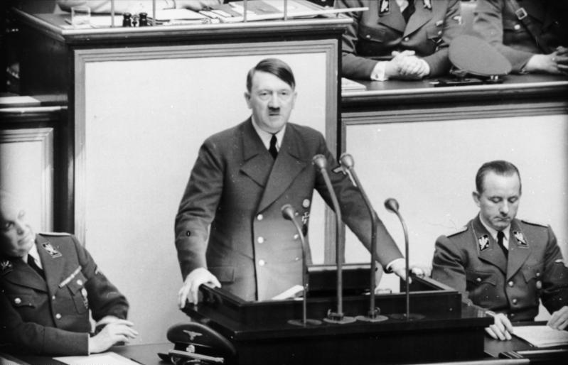 Bundesarchiv_Bild_101I-808-1238-05%2C_Berlin%2C_Reichstagssitzung%2C_Rede_Adolf_Hitler.jpg