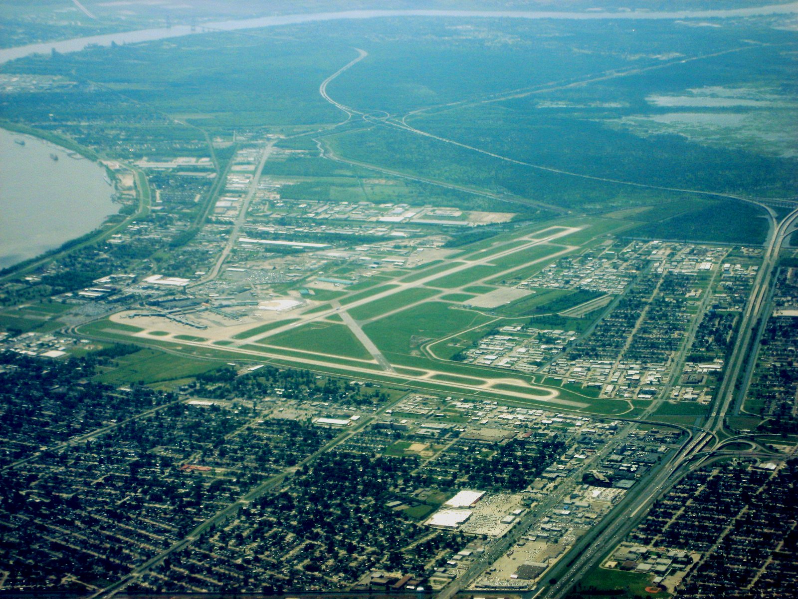 Louis Armstrong New Orleans International Airport (MSY)