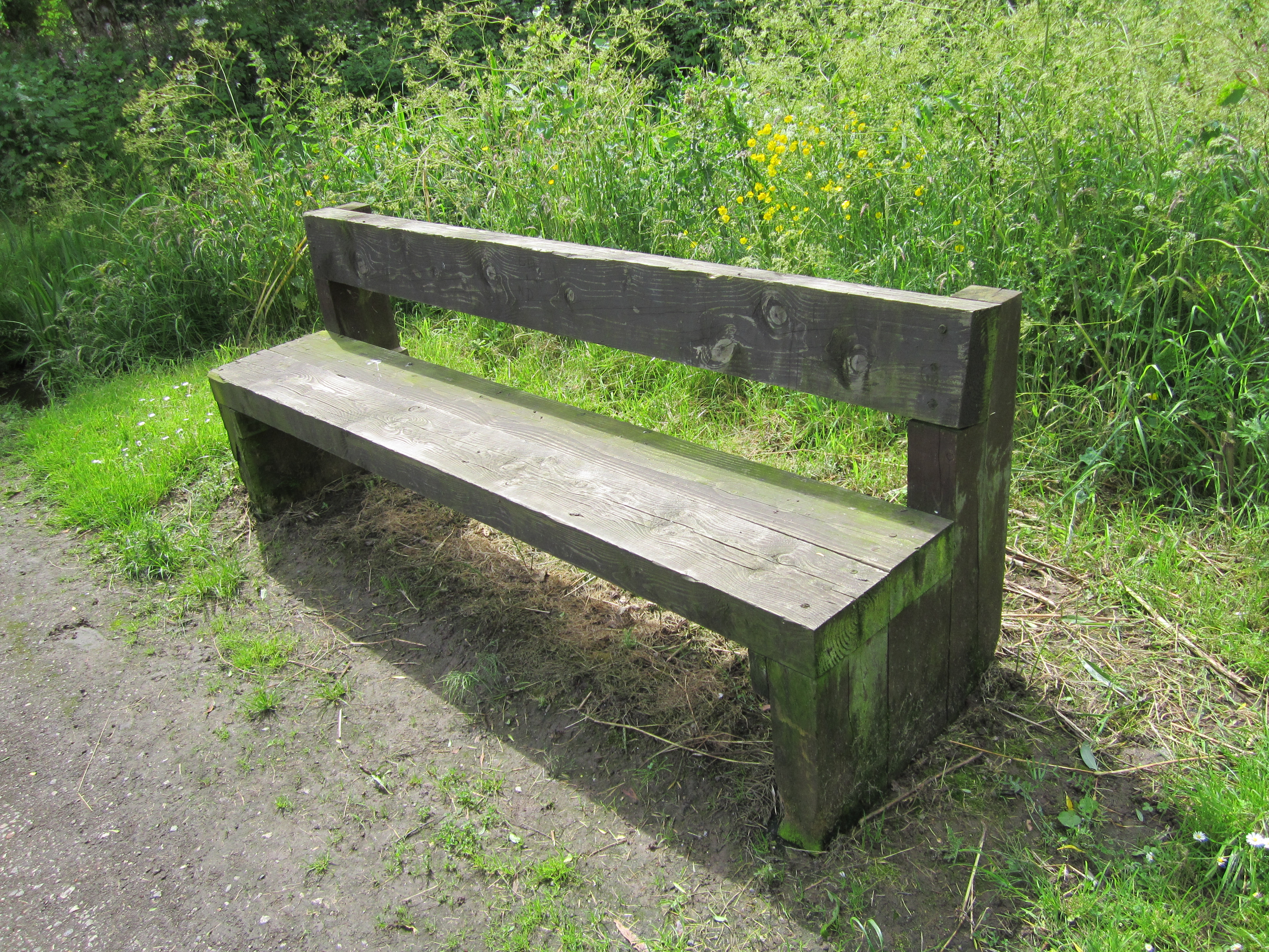 File:Wooden bench at Rivacre Country Park.jpg - Wikimedia ...