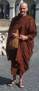 English: Bhikkhu Vivekananda is a buddhist mon...