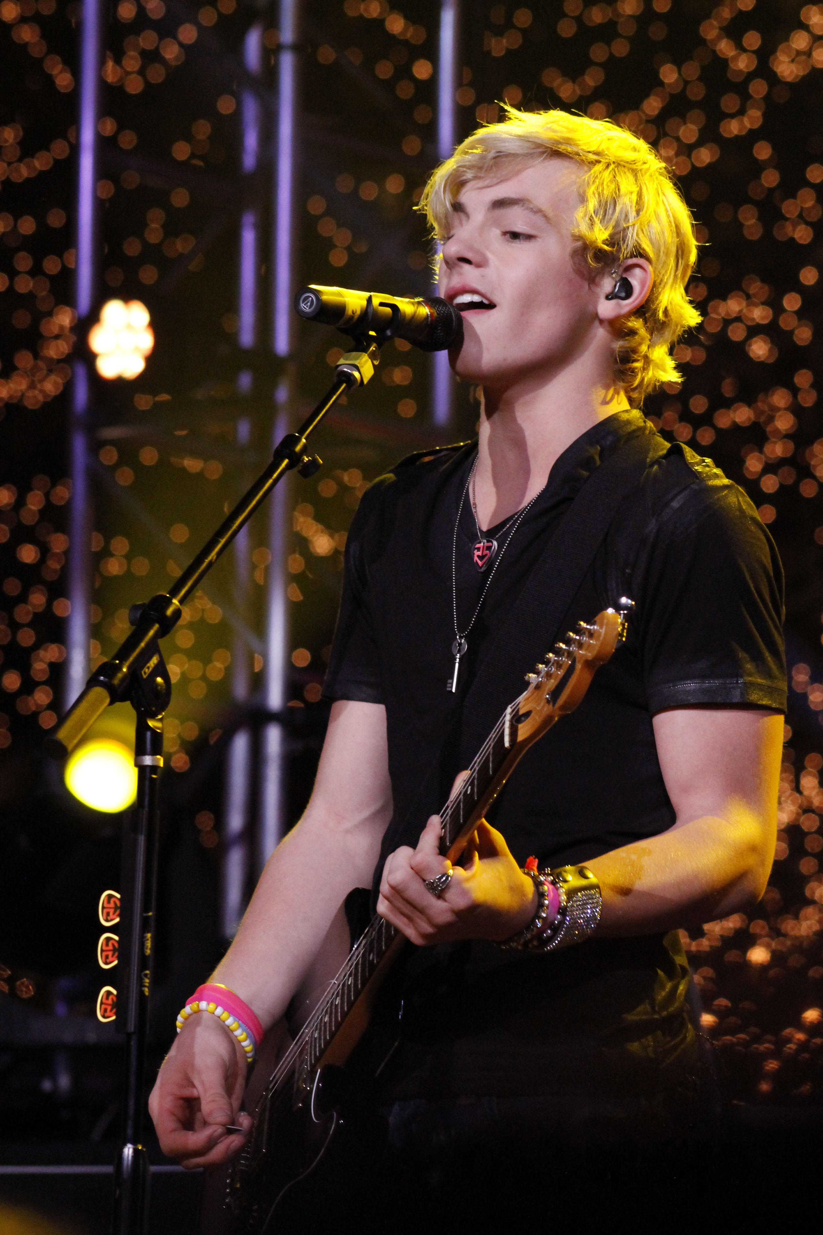 Ross Lynch in Radio Disney's NBT Finale.jpg