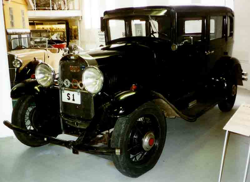 Inspiration Car antique museum 1950s