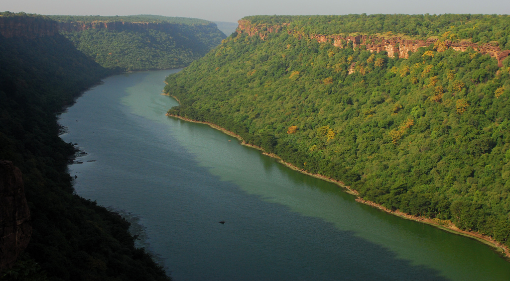 File:Chambal River near Kota, Rajasthan.jpg  Wikimedia Commons