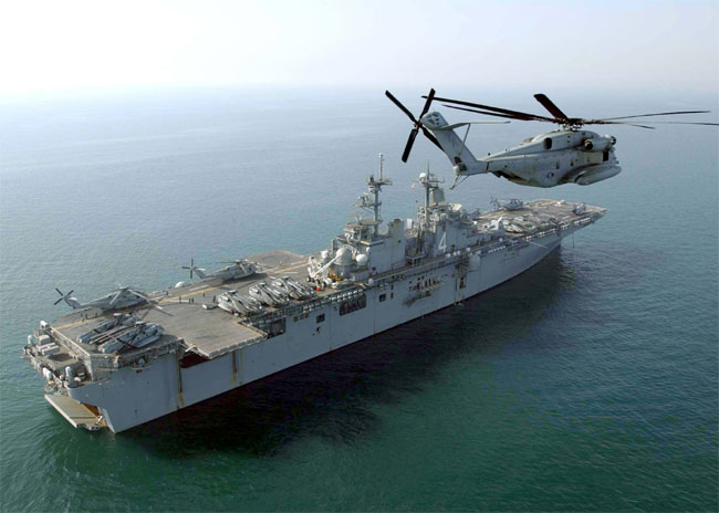 USS_Boxer_LHD-4_+helicopter.jpg