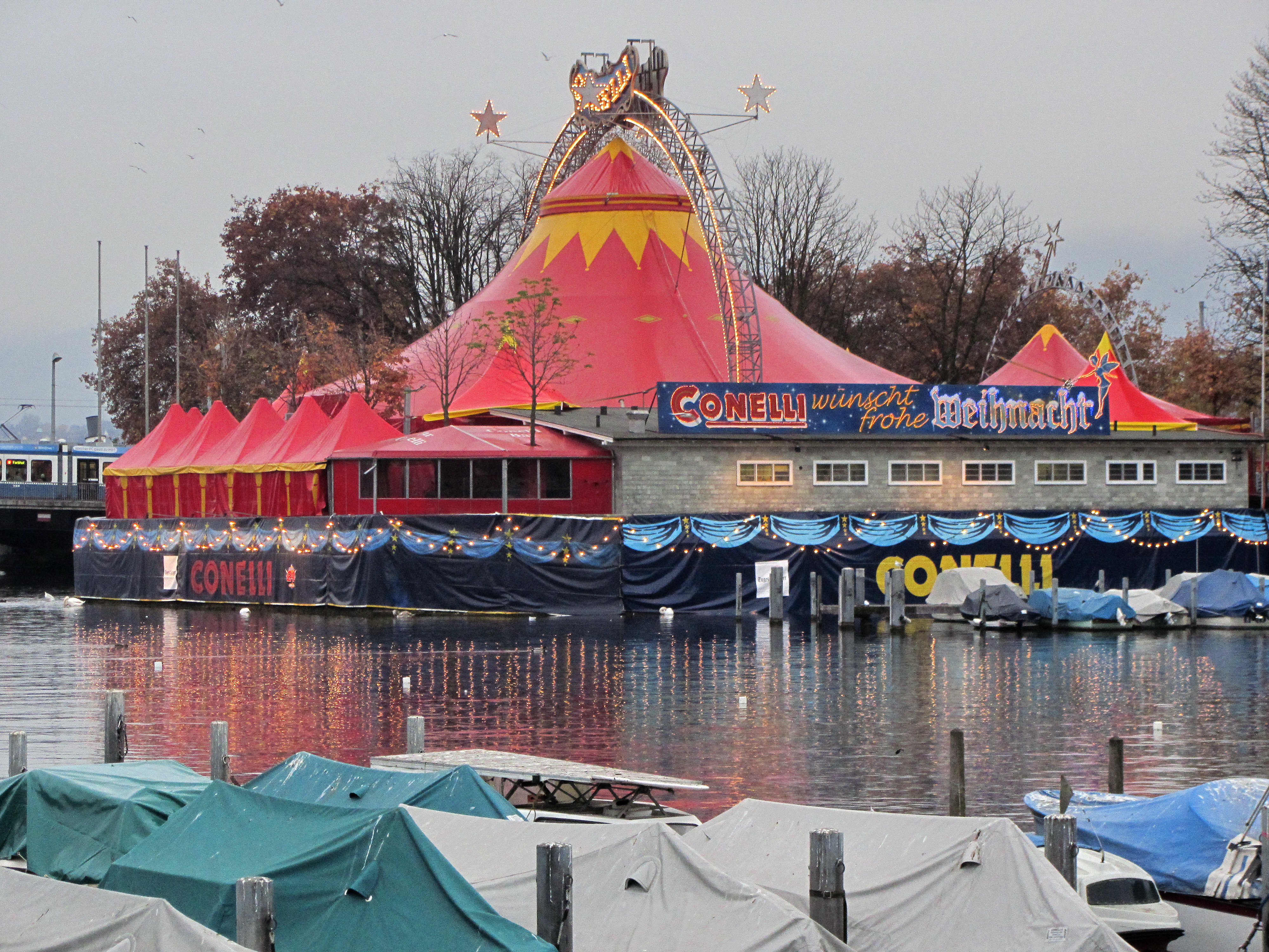 Zelt von Circus Conelli, Zürich - Quelle: WikiCommons