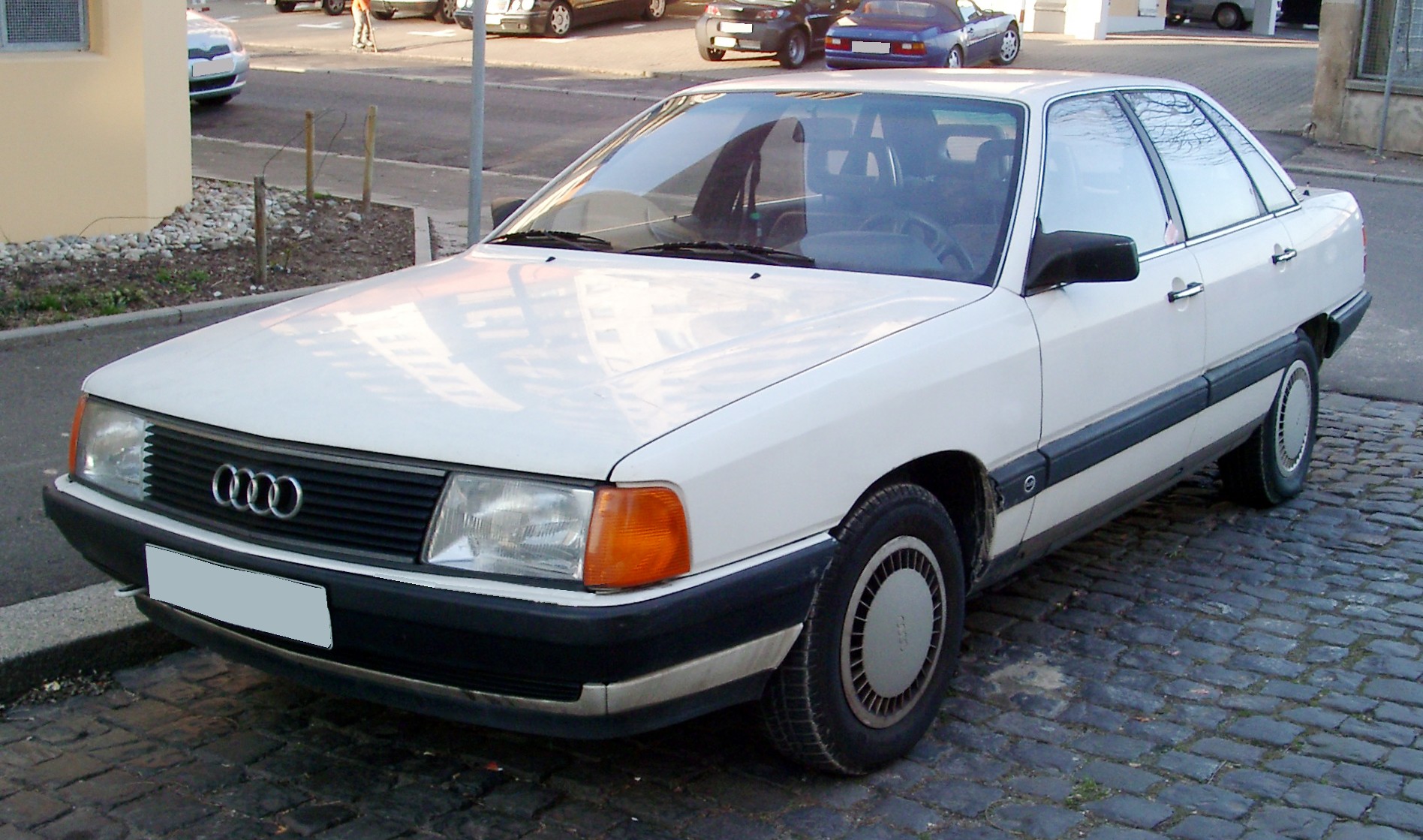 Audi 100 C3