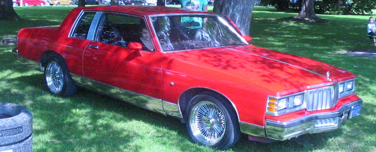 FilePontiac Parisienne Coupe 5eme picnic et BBQ 2011 du club de Lowrider 