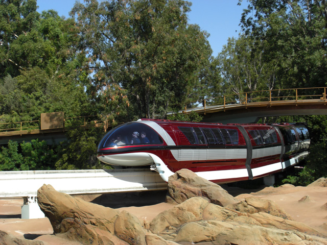 Disneyland_Mark_VII_Monorail_Red.jpg