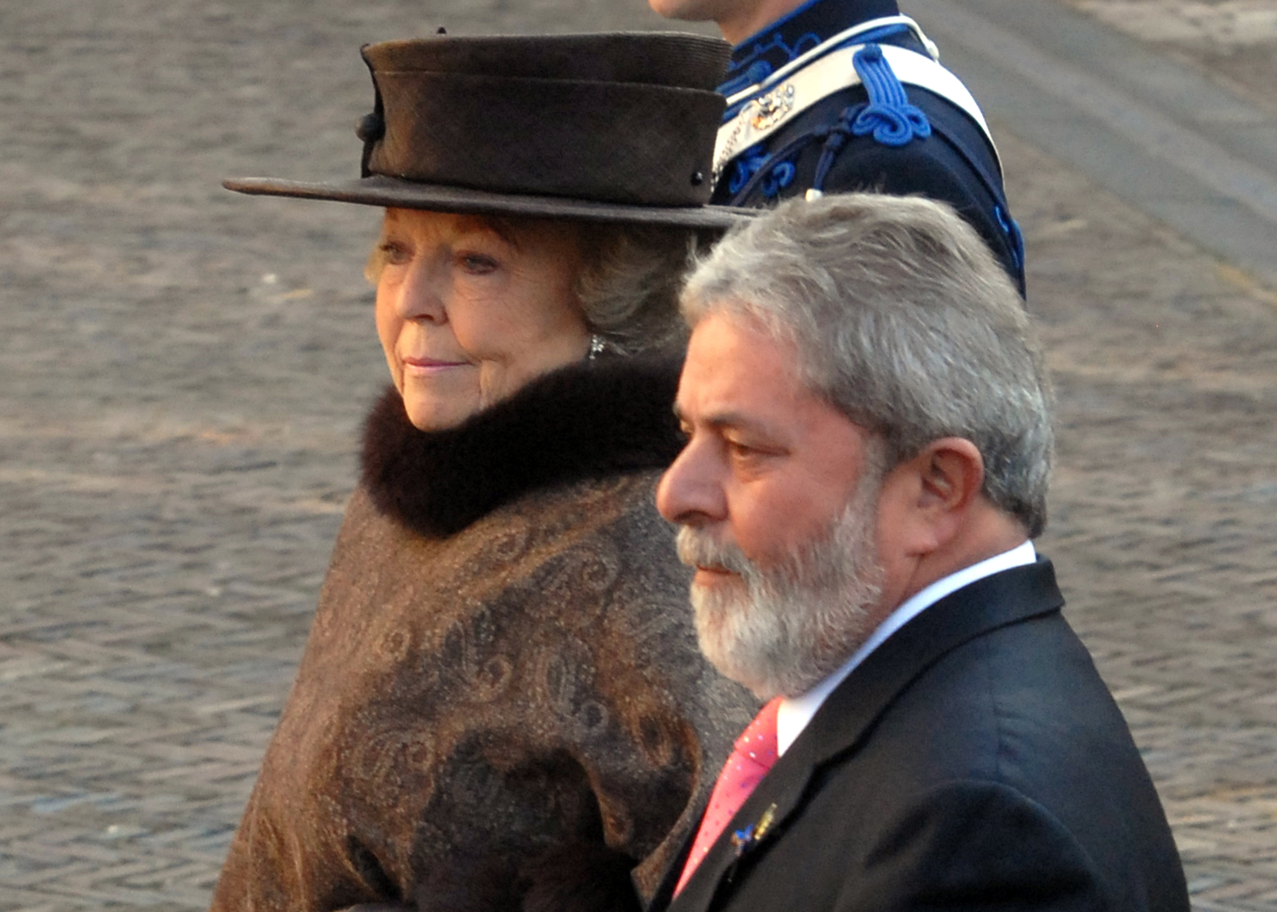 http://upload.wikimedia.org/wikipedia/commons/0/0d/Lula_e_Beatrix.jpg