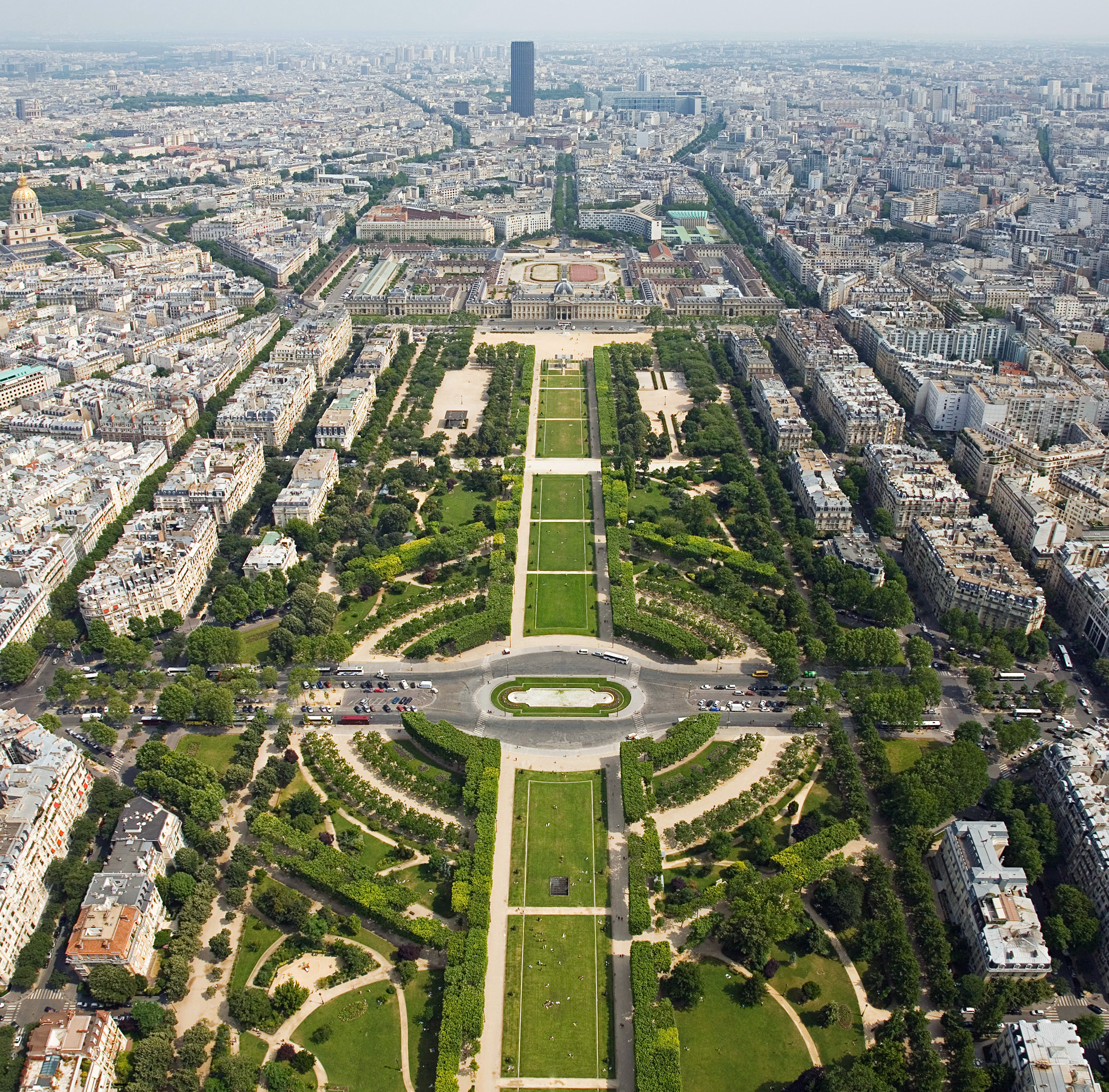 Champ de Mars.