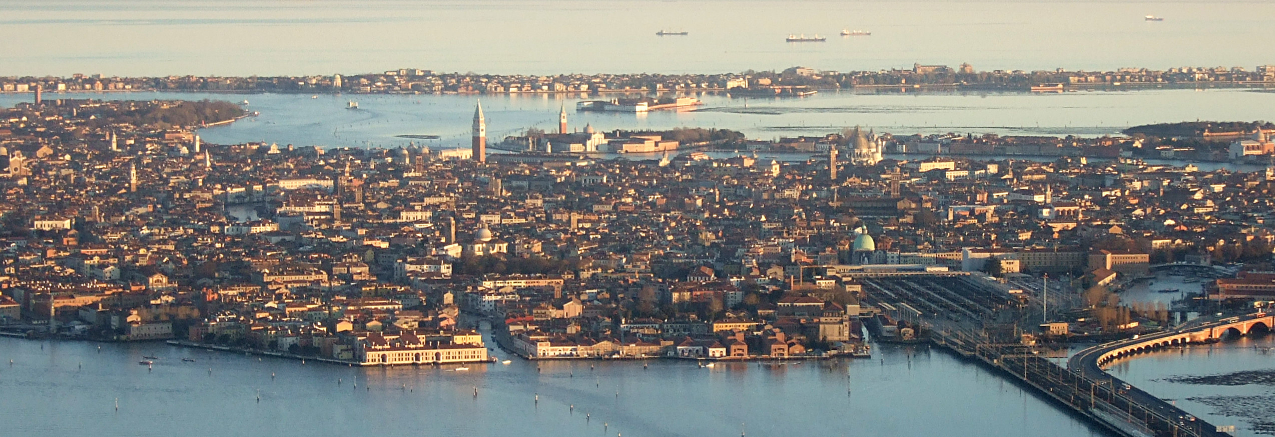 [Imagem: Venezia_Aerial_View.jpg]