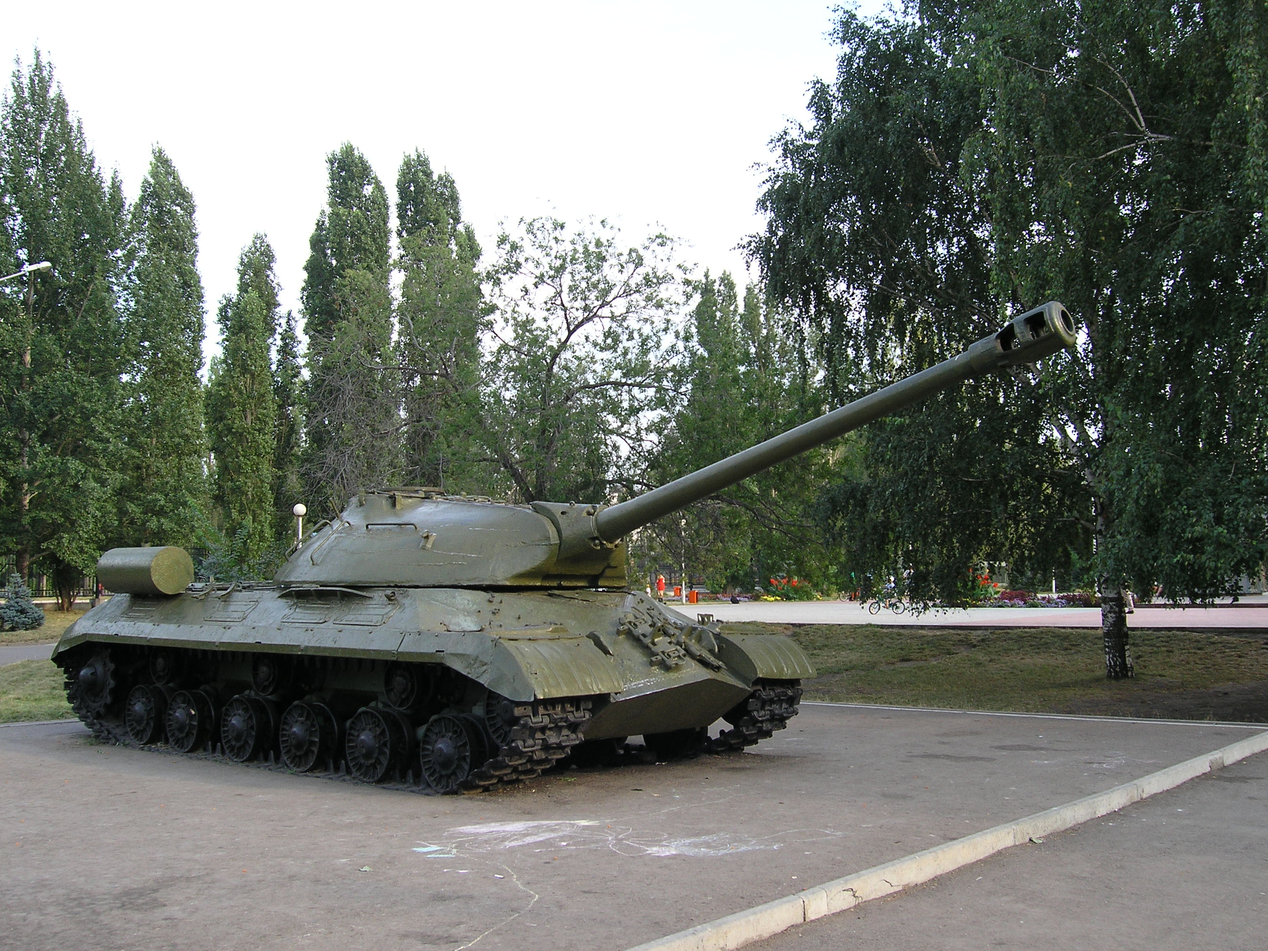 Những chiếc tank của Liên Xô được sử dụng trong WWII IS-3_tank_in_Park_of_Victory,_Togliatti,_Russia