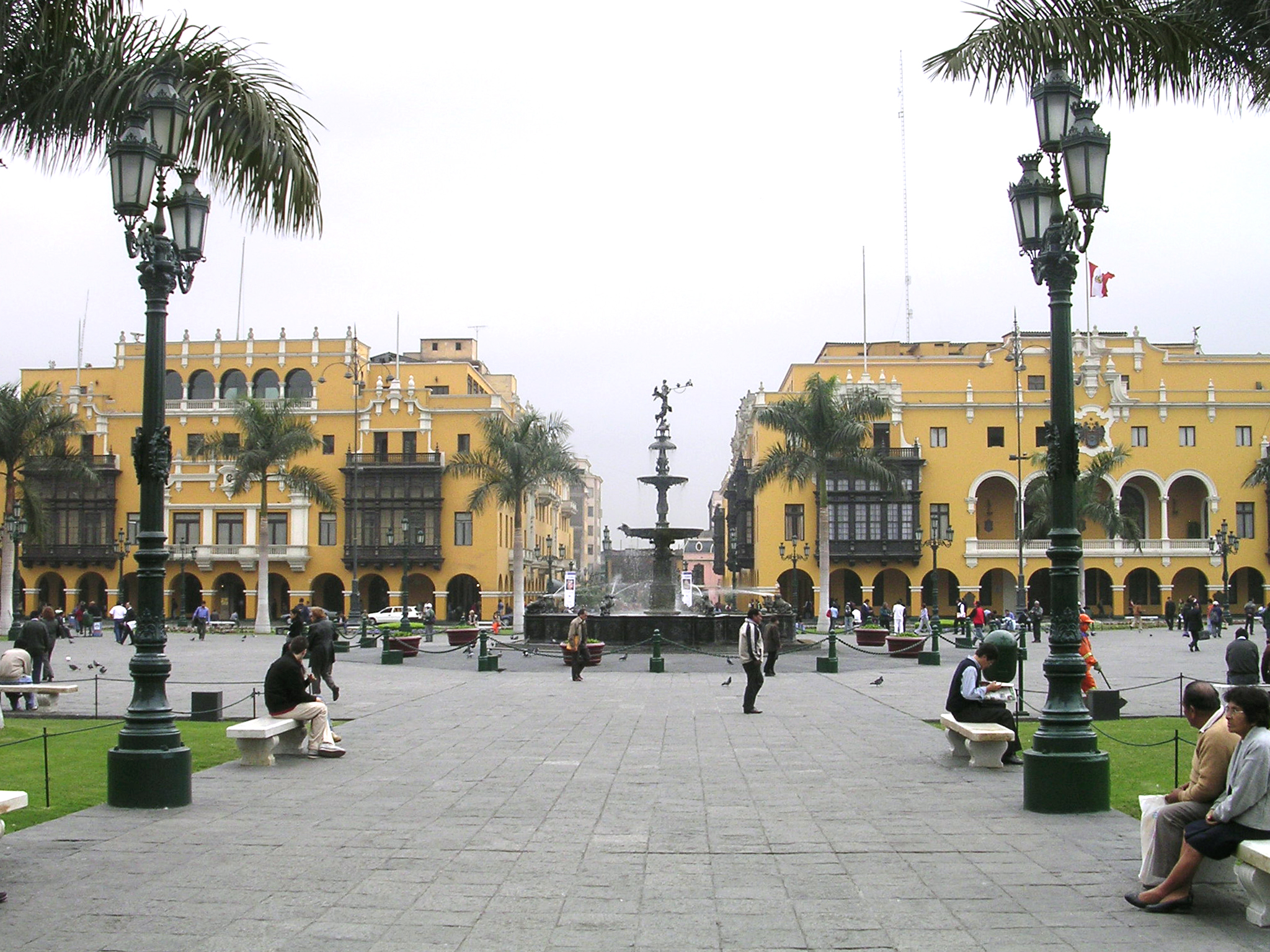 File:Square in Lima Peru 01.jpg