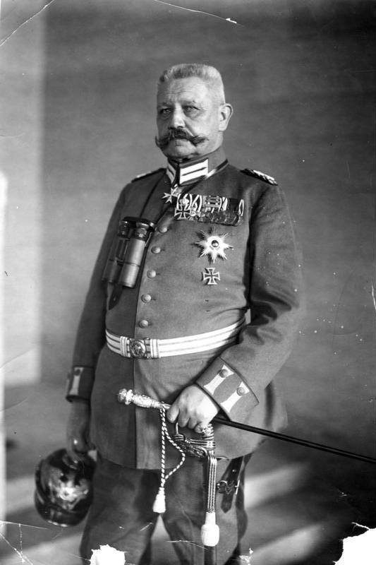 Bundesarchiv_Bild_183-U0618-0500,_Paul_v._Hindenburg.jpg